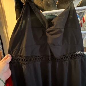 Black dress, fits like a 3x!